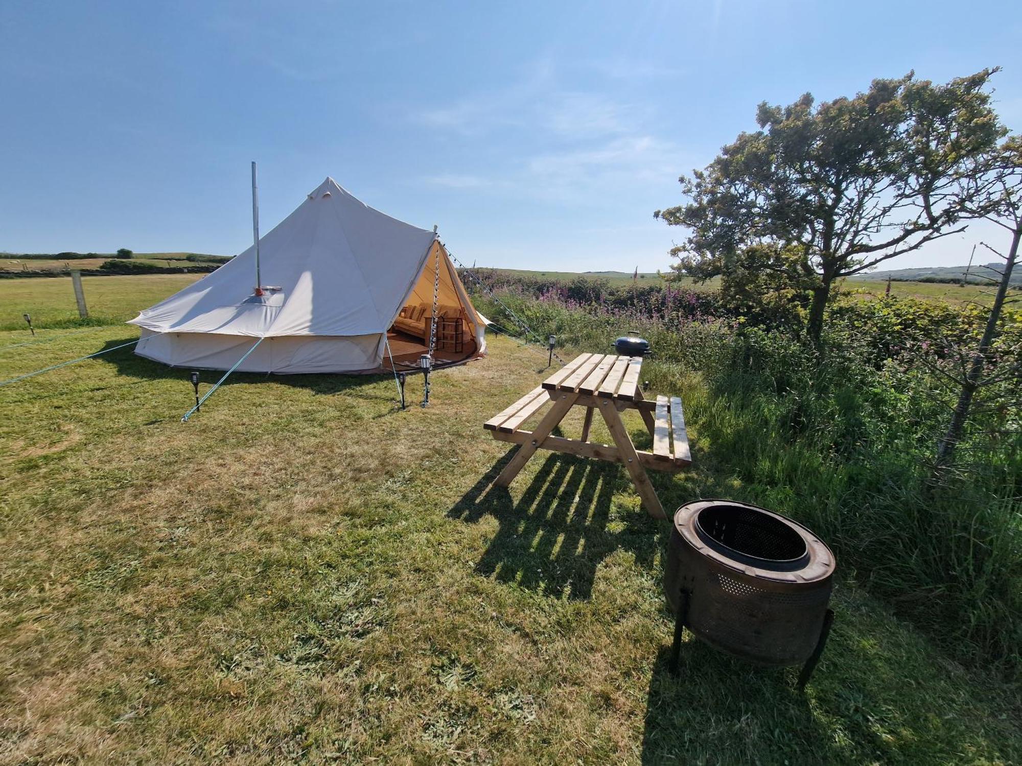Beautiful 1-Bed Bell Tent In Holyhead Exteriör bild