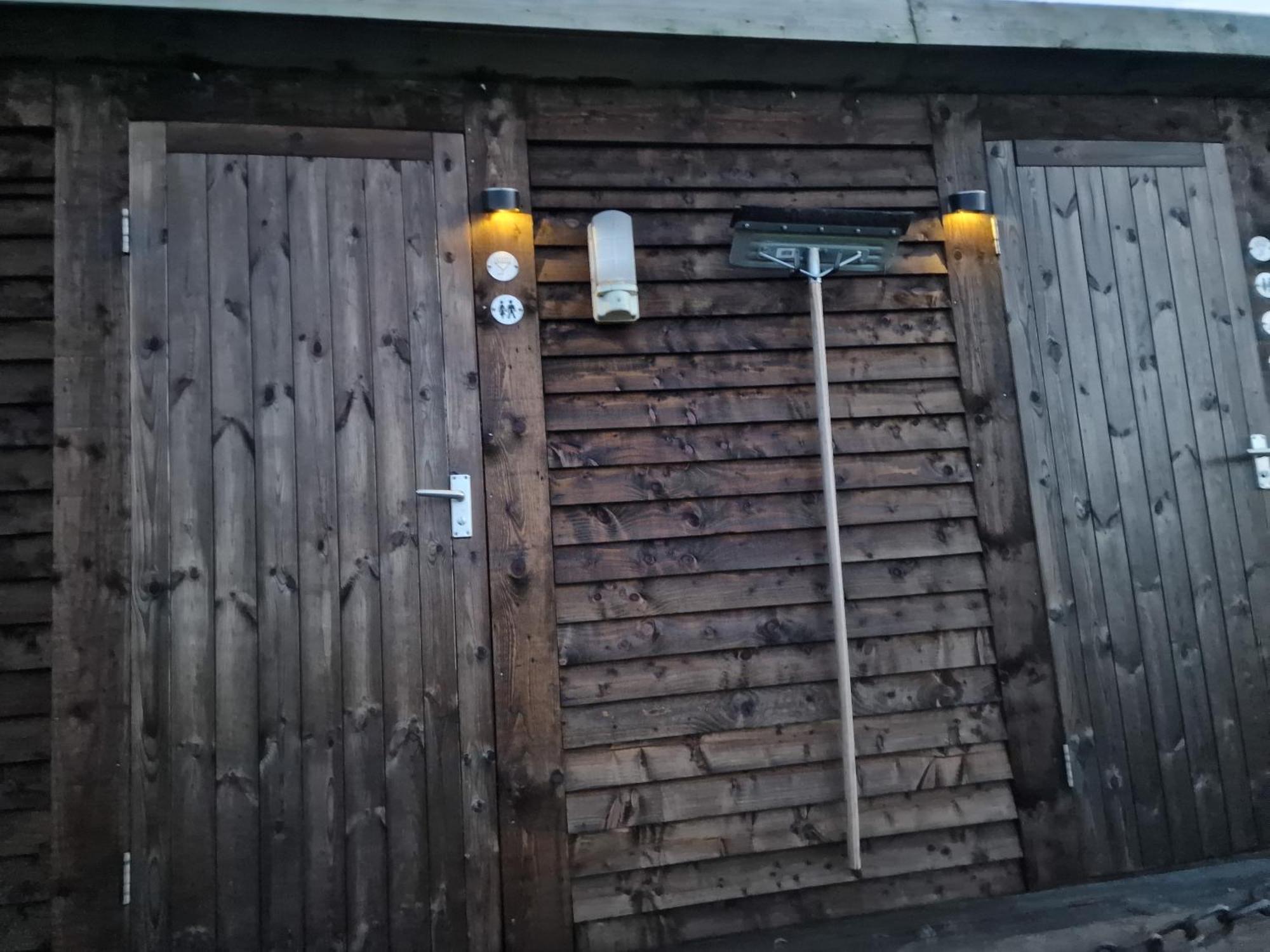 Beautiful 1-Bed Bell Tent In Holyhead Exteriör bild