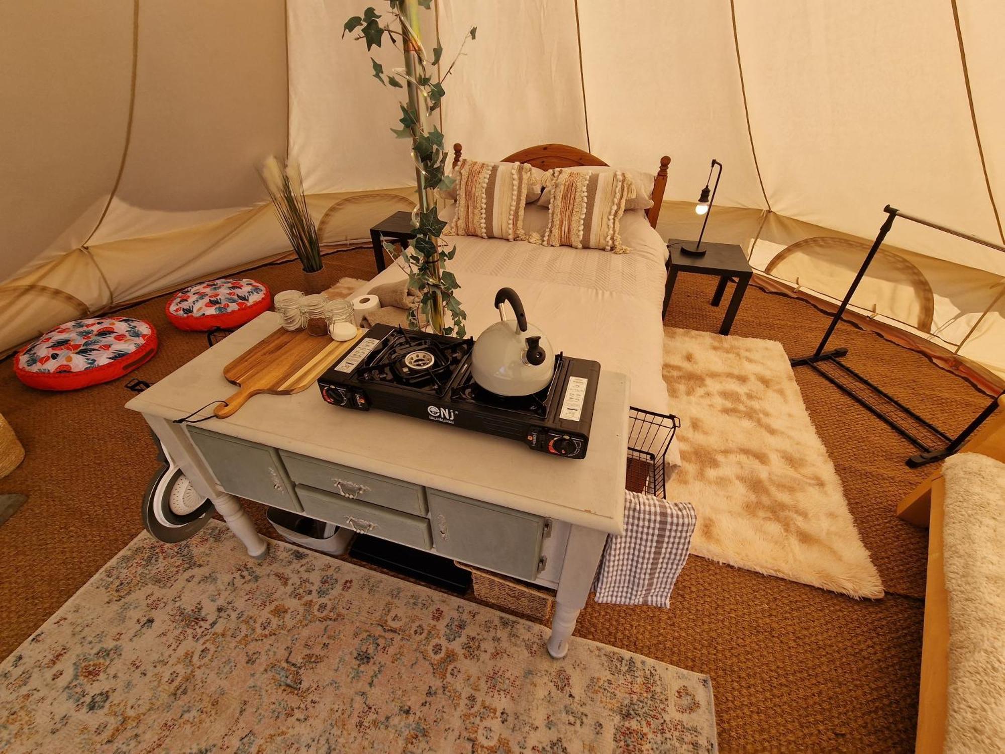 Beautiful 1-Bed Bell Tent In Holyhead Exteriör bild